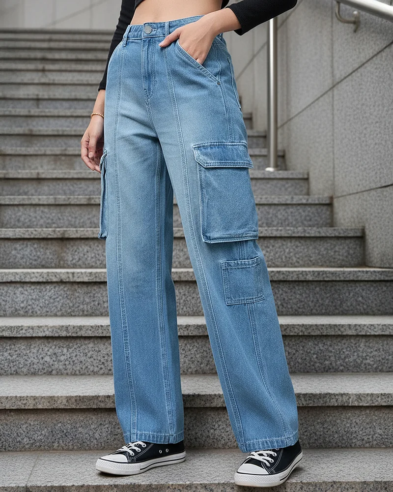 bewakoof Women's Blue Washed Straight Fit Cargo Jeans